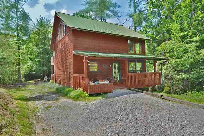 Pet Friendly Cabins - Paradise at Black Bear Hollow